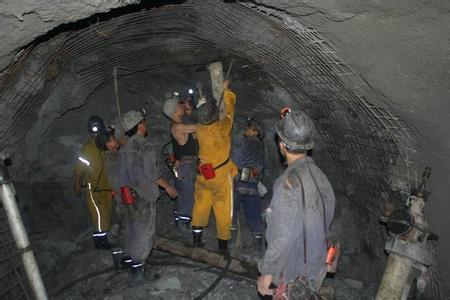 张湾工程爆破中的危险因素分析以及应对工程爆破危险的措施
